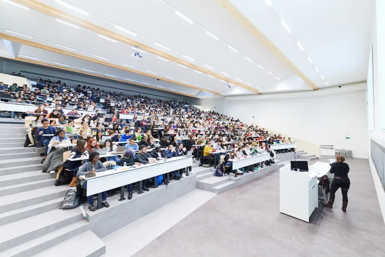Auditorium in Saint-Louis, UCLouvain. Credit: Benjamin-Brolet