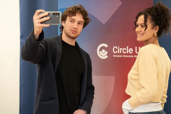 CrossIncubation Week (c)MichaelGizicki