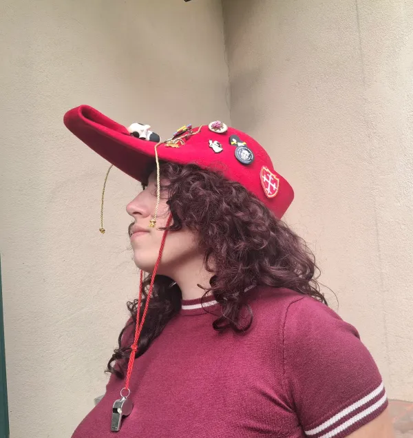 One hat, one story: the feluca of Pisa students 